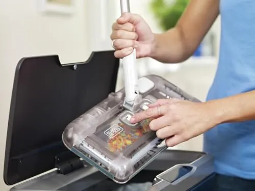 BLACK+DECKER HFS115J10 Review: Cordless Floor Sweeper image 3