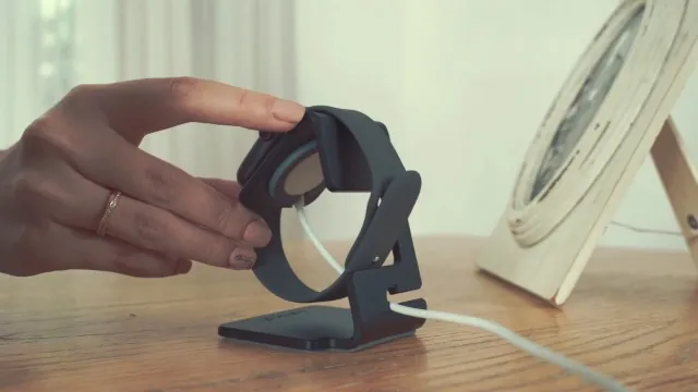 Lamicall Watch Stand Review: Apple Watch Charging Dock image 7